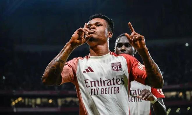 都牵动着球 都牵动着球