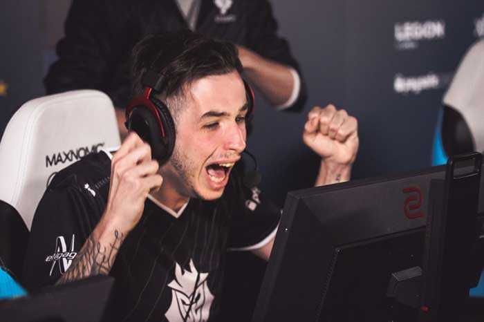 的瞬间挺身 的瞬间挺身