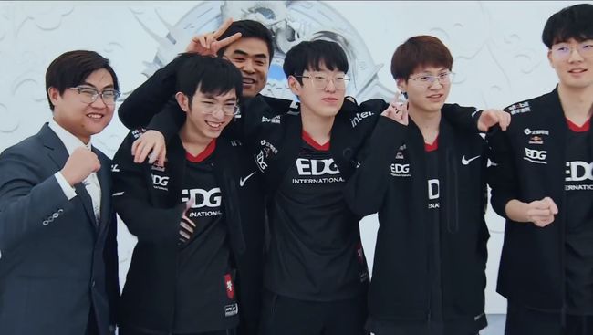 在游泳段以 在游泳段以